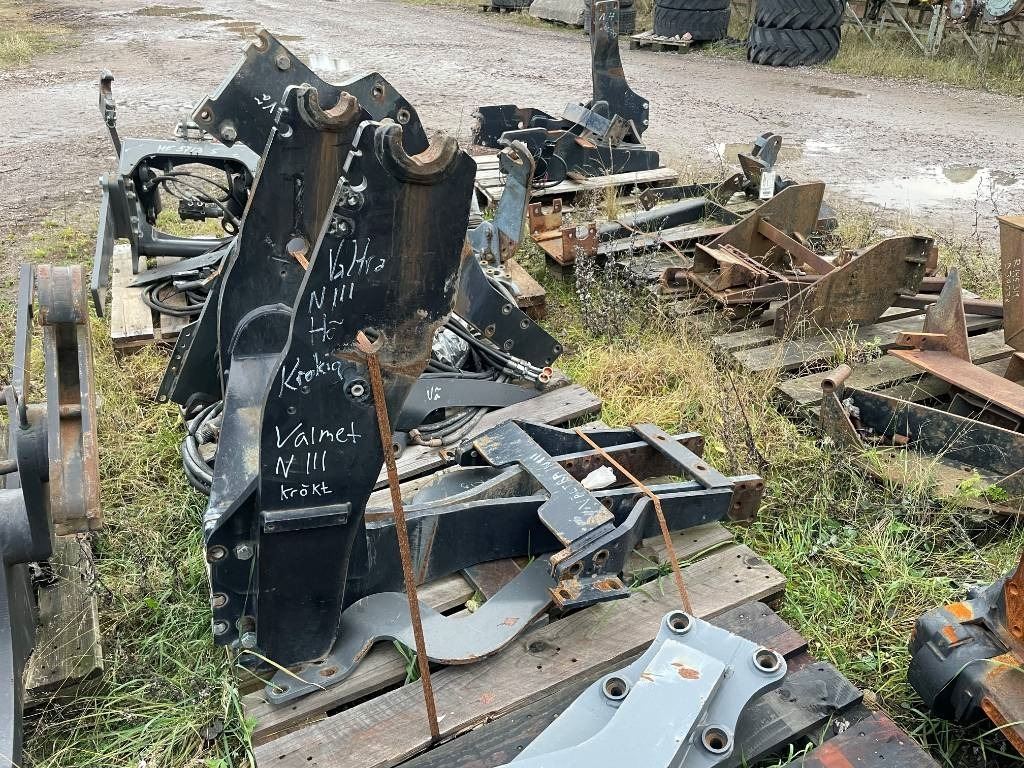 Lastarfäste Trima / Ålö Quicke till Valmet / Valtr - Front loader for tractor: picture 2 Lastarfäste Trima / Ålö Quicke till Valmet / Valtr - Front loader for tractor: picture 2