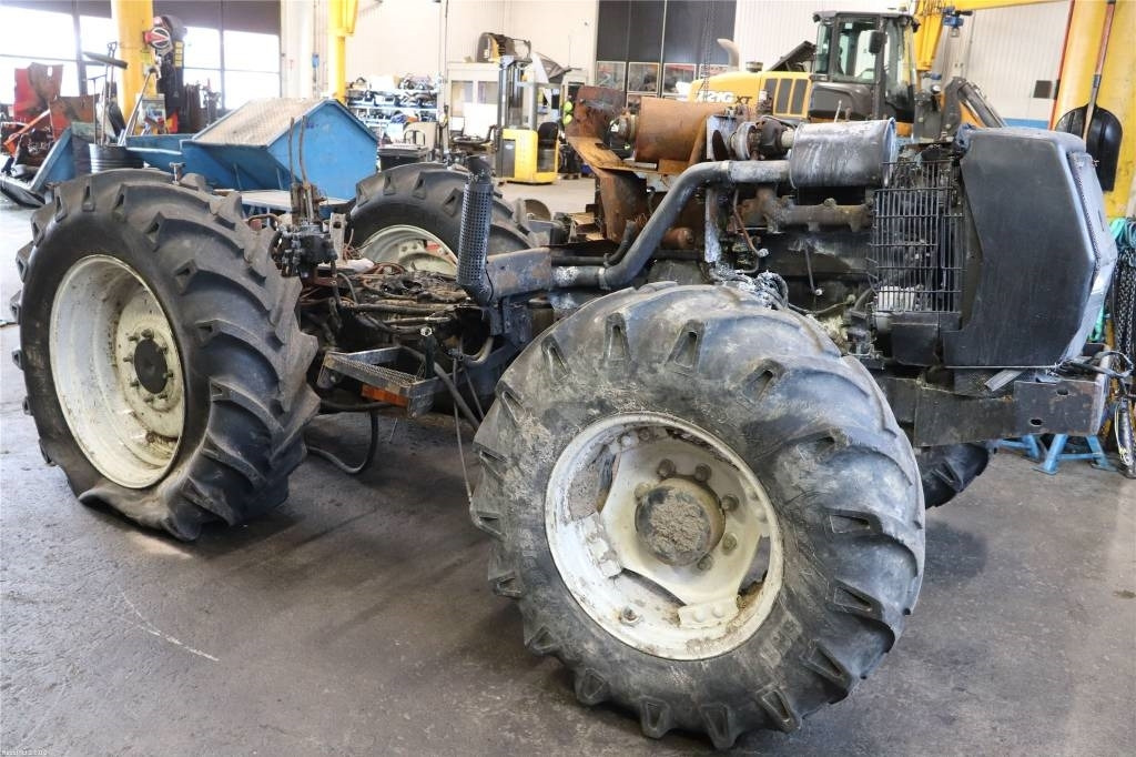 Valtra Valmet 6200 dismantled. Only spare parts - Farm tractor: picture 1 Valtra Valmet 6200 dismantled. Only spare parts - Farm tractor: picture 1