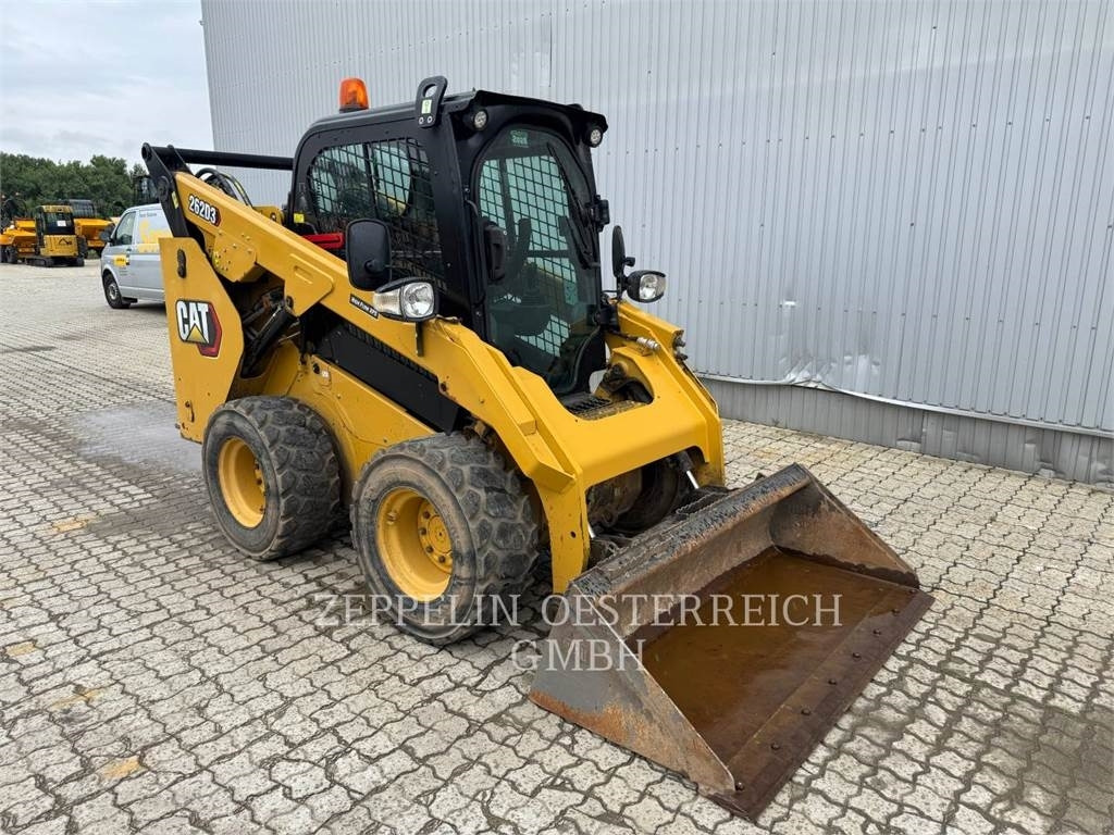 CAT 262D3 - Skid steer loader: picture 2 CAT 262D3 - Skid steer loader: picture 2