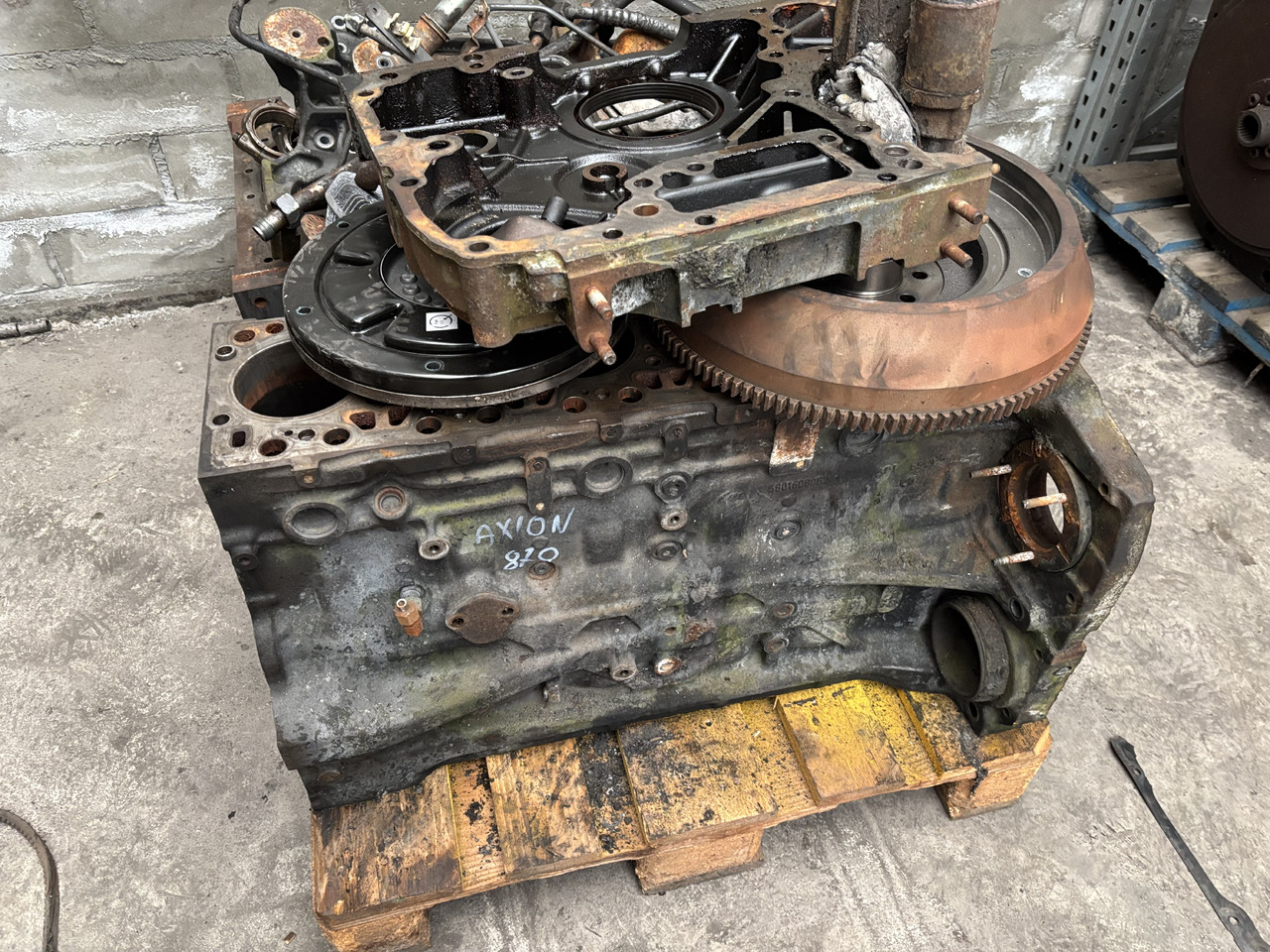 Axion 870 New Holland T7.270 T7 270 Silnik FPT 6.7 L Tłumik Drgań Koło Zamachowe Blok Pokrywa CZĘŚCI - Flywheel for Agricultural machinery: picture 1 Axion 870 New Holland T7.270 T7 270 Silnik FPT 6.7 L Tłumik Drgań Koło Zamachowe Blok Pokrywa CZĘŚCI - Flywheel for Agricultural machinery: picture 1