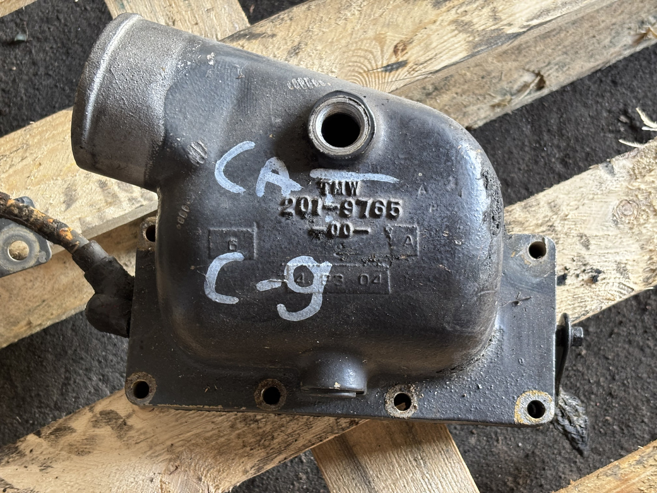 CAT Caterpillar C9 201-9765 Kolanko Wlotu Powietrza 2019765 - Air intake pipe for Agricultural machinery: picture 1 CAT Caterpillar C9 201-9765 Kolanko Wlotu Powietrza 2019765 - Air intake pipe for Agricultural machinery: picture 1