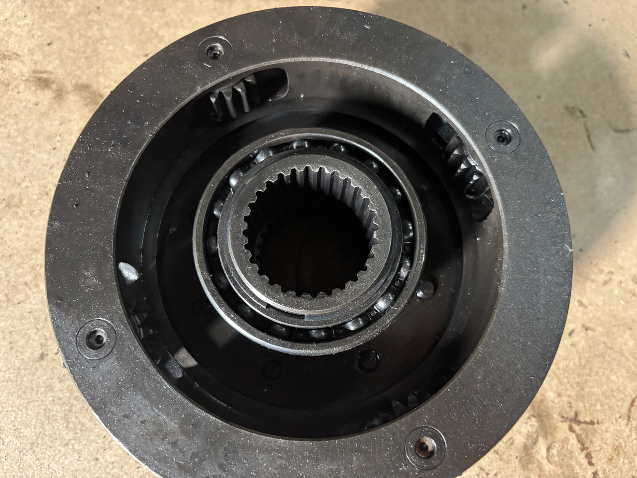 Claas AXION 830 Jarzmo Satelitów Dźwigar 0011571612 0011584502 - Differential gear for Farm tractor: picture 2 Claas AXION 830 Jarzmo Satelitów Dźwigar 0011571612 0011584502 - Differential gear for Farm tractor: picture 2