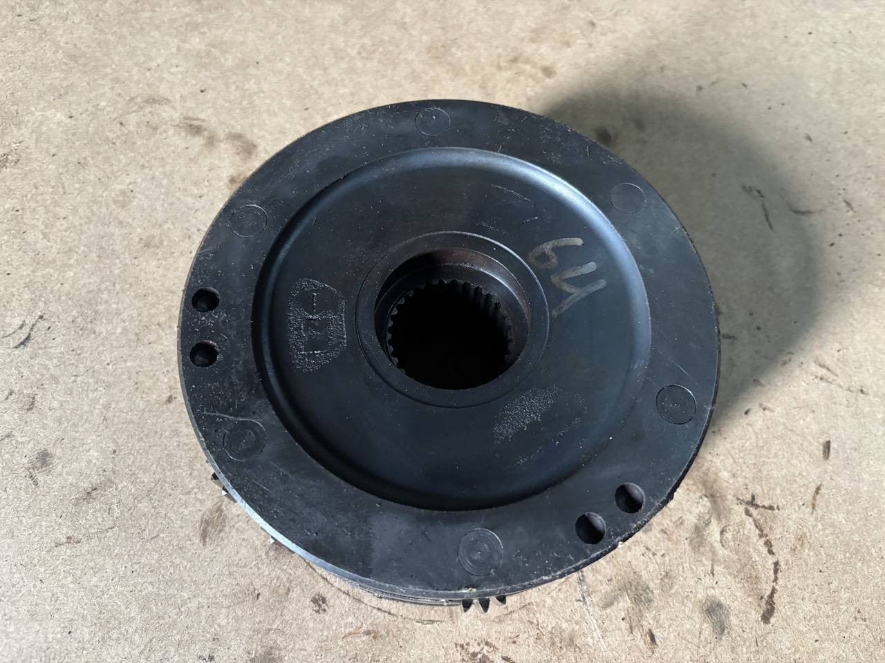 Claas AXION 830 Jarzmo Satelitów Dźwigar 0011571612 0011584502 - Differential gear for Farm tractor: picture 4 Claas AXION 830 Jarzmo Satelitów Dźwigar 0011571612 0011584502 - Differential gear for Farm tractor: picture 4