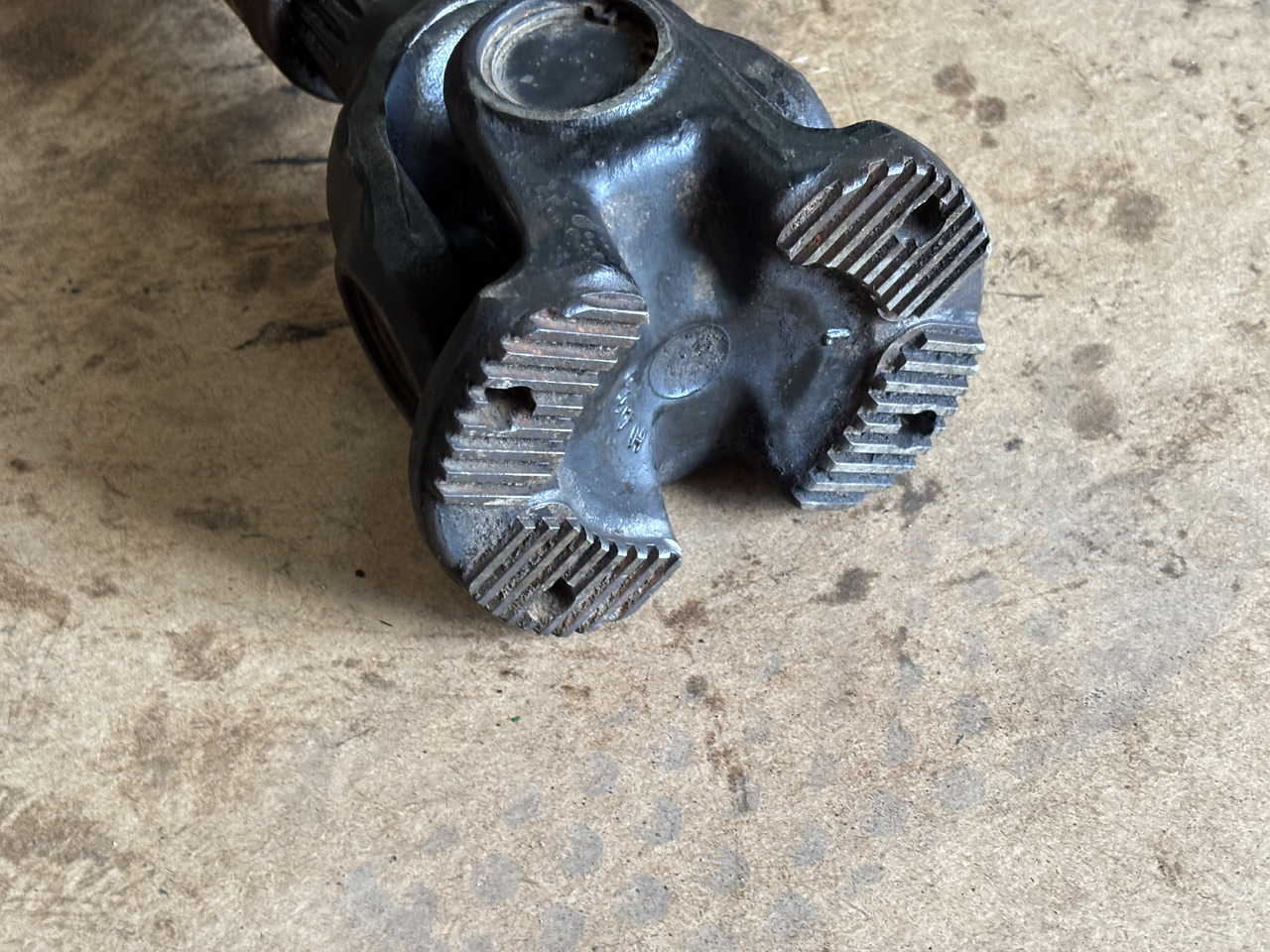 Claas Lexion 560 580 600 770 TerreraTrac Wał przegubowy półoś 0007642591 - Drive shaft for Agricultural machinery: picture 3 Claas Lexion 560 580 600 770 TerreraTrac Wał przegubowy półoś 0007642591 - Drive shaft for Agricultural machinery: picture 3