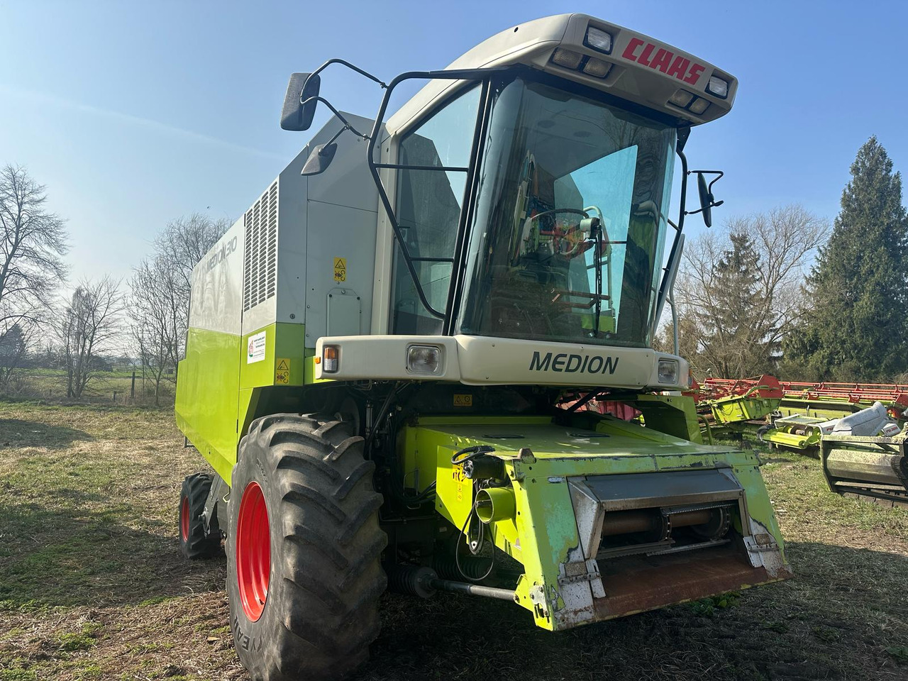 Claas Medion 310 z roku 2002. - Combine harvester: picture 3 Claas Medion 310 z roku 2002. - Combine harvester: picture 3