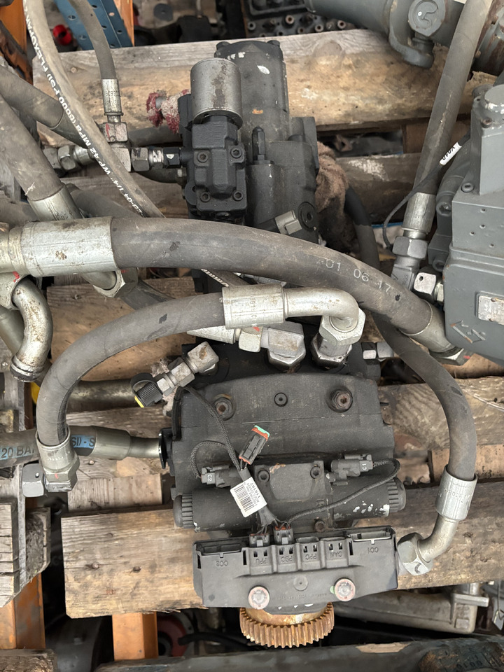 Claas Scorpion 736 Pompa Hydrauliczna - Hydraulic pump for Agricultural machinery: picture 3 Claas Scorpion 736 Pompa Hydrauliczna - Hydraulic pump for Agricultural machinery: picture 3