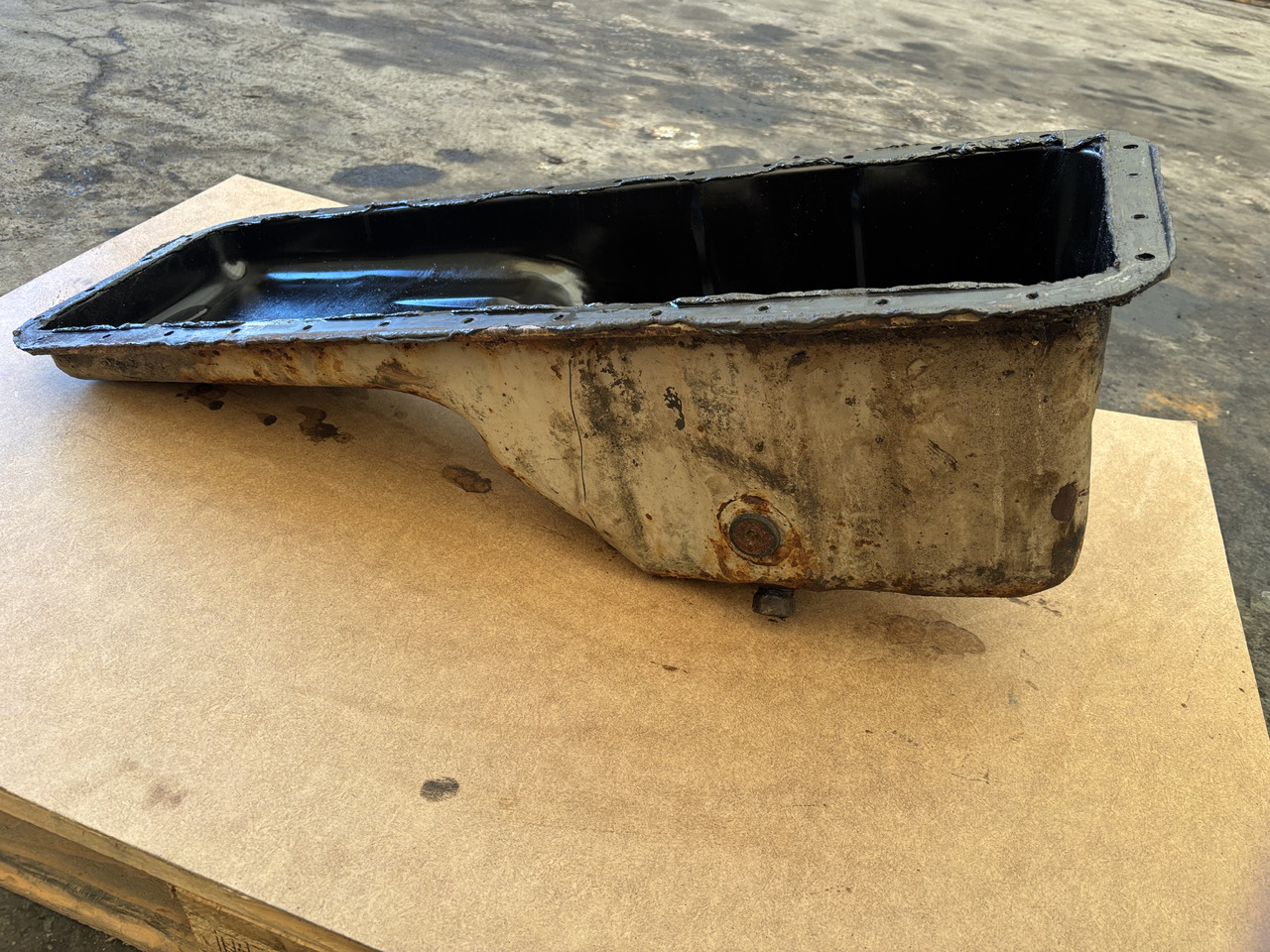 Cummins 6CT8.3 Miska olejowa 3974291 3906473 3908540 3912003 3912101 3914015 - Oil pan: picture 3 Cummins 6CT8.3 Miska olejowa 3974291 3906473 3908540 3912003 3912101 3914015 - Oil pan: picture 3