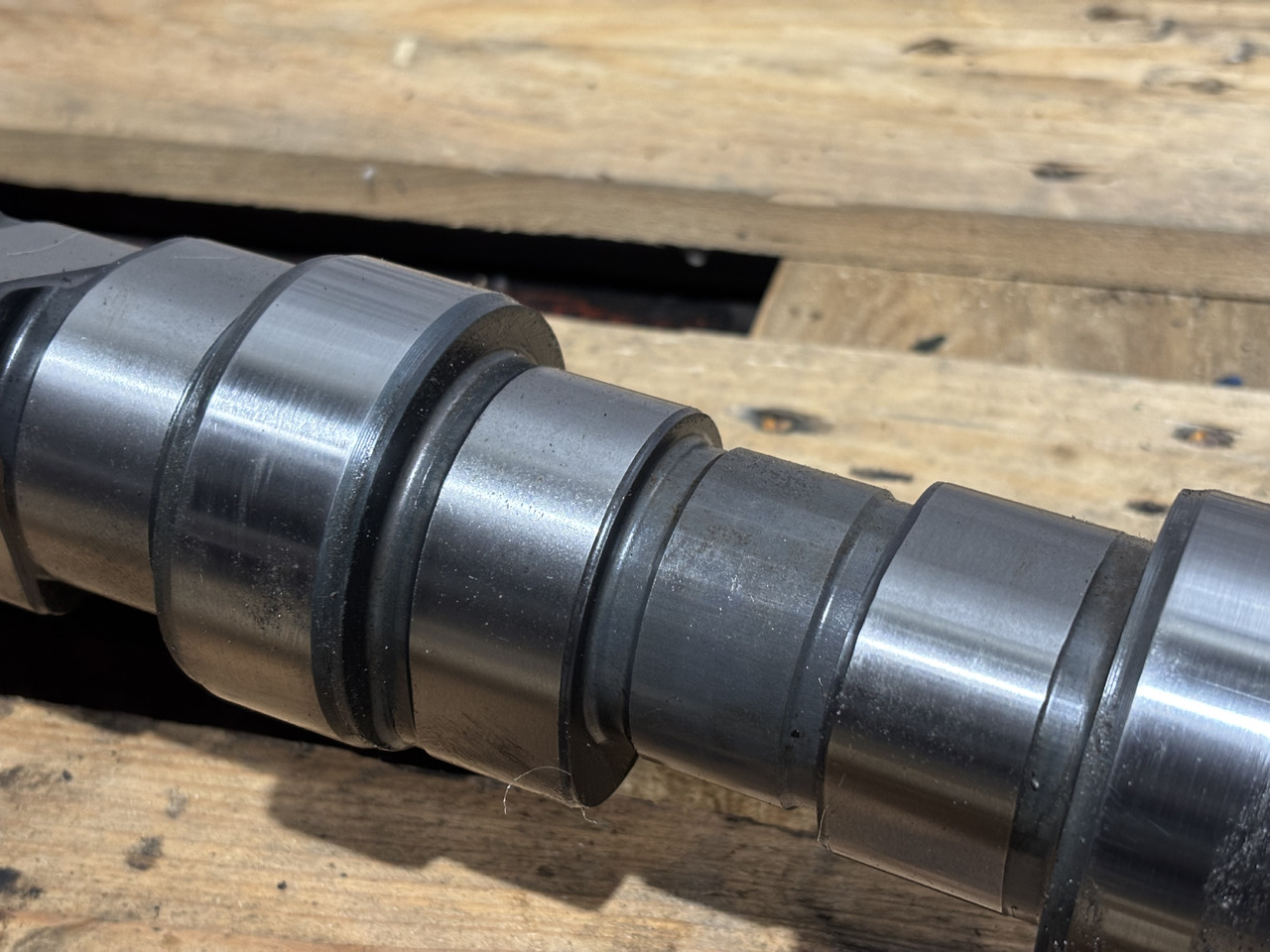 DEUTZ 04909274 04902099 TCD 2013 L6 4V / TCD 7.8 L6 Wałek Rozrządu - Camshaft for Agricultural machinery: picture 1 DEUTZ 04909274 04902099 TCD 2013 L6 4V / TCD 7.8 L6 Wałek Rozrządu - Camshaft for Agricultural machinery: picture 1