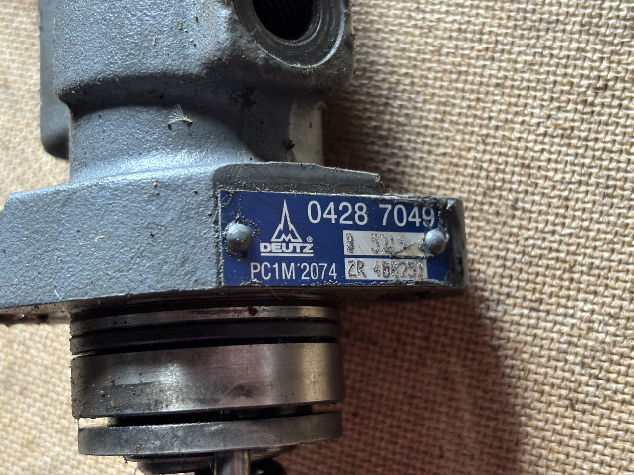 Deutz TD2011 D2011 D2011L04W Pompka wtryskowaPC1M2074 04287049 - Fuel pump: picture 2 Deutz TD2011 D2011 D2011L04W Pompka wtryskowaPC1M2074 04287049 - Fuel pump: picture 2