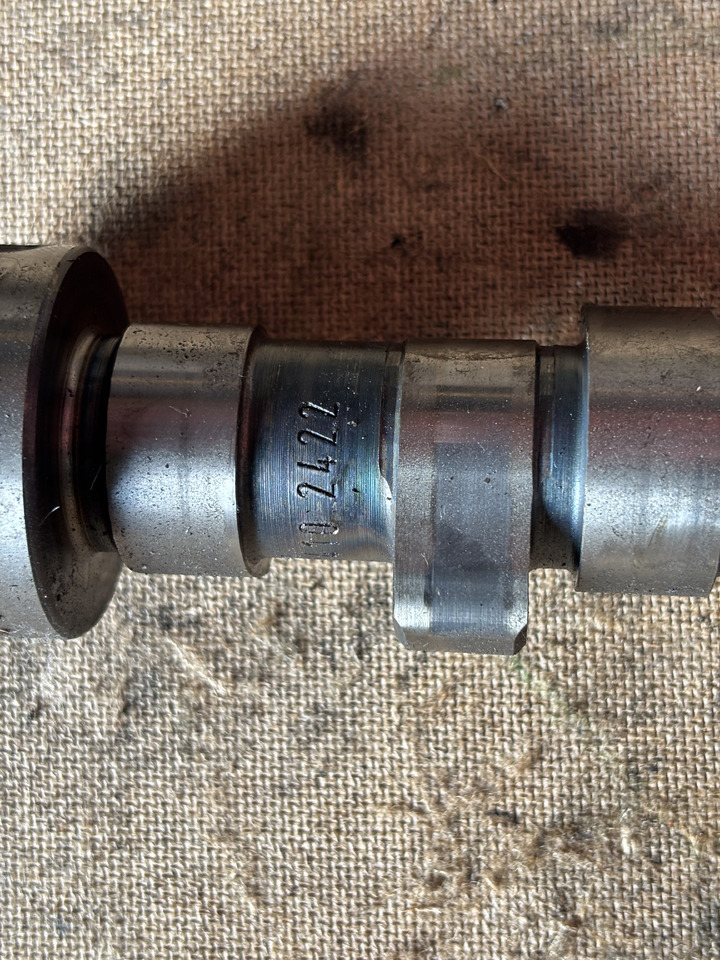 Deutz TD2011 D2011 D2011L04W Wałek Rozrządu 04102422 - Camshaft for Agricultural machinery: picture 3 Deutz TD2011 D2011 D2011L04W Wałek Rozrządu 04102422 - Camshaft for Agricultural machinery: picture 3