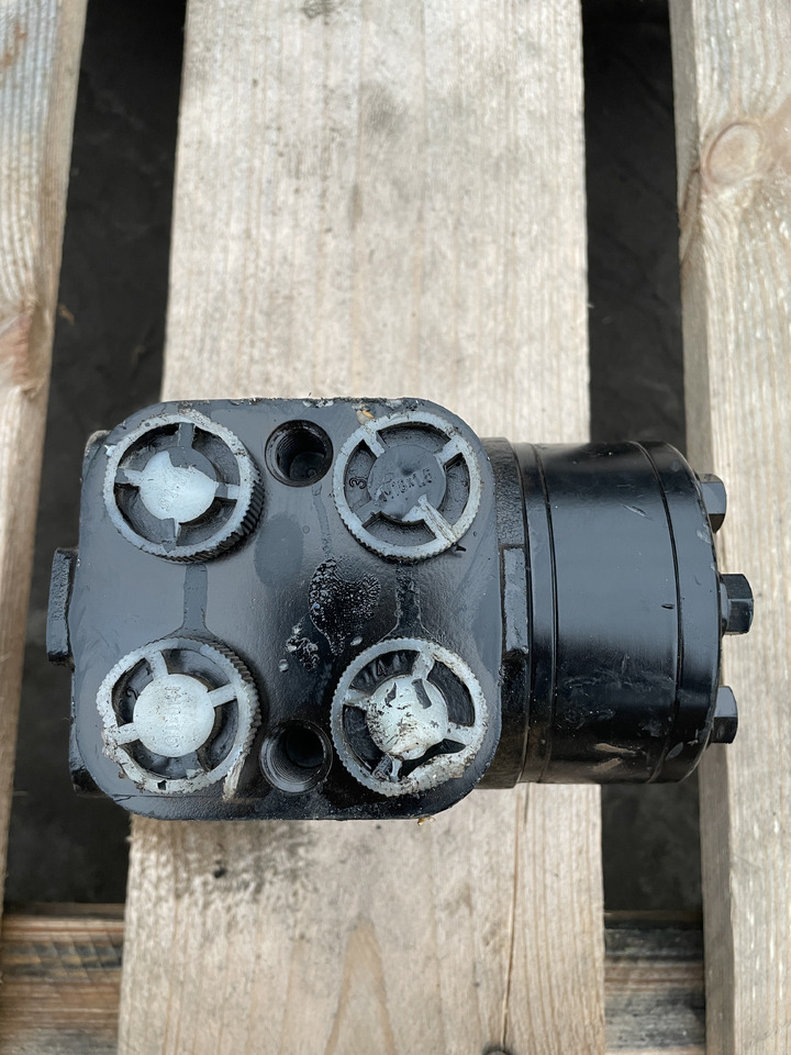 Eaton XCEL45 - orbitrol 401-1525-04 - Hydraulics: picture 2 Eaton XCEL45 - orbitrol 401-1525-04 - Hydraulics: picture 2