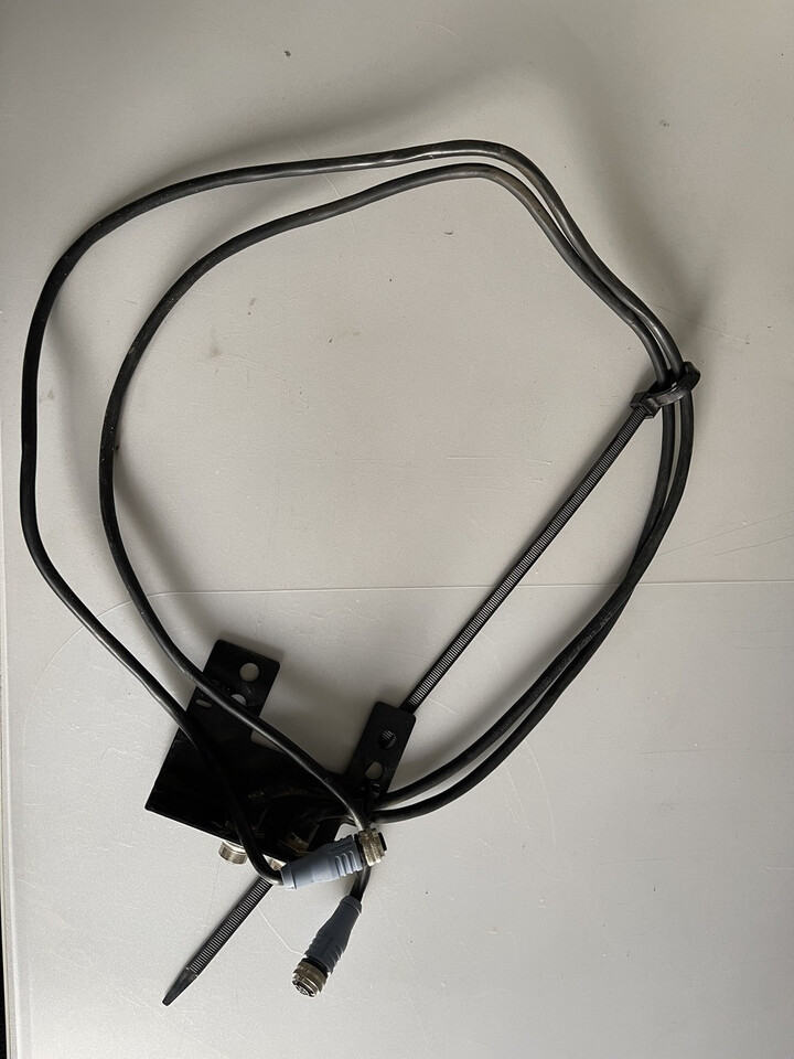 FENDT- przewody monitora Fendt Vario 10.4’’ NAVI - Cables/ Wire harness for Agricultural machinery: picture 2 FENDT- przewody monitora Fendt Vario 10.4’’ NAVI - Cables/ Wire harness for Agricultural machinery: picture 2