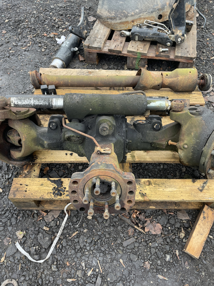 Fendt 209F - zwrotnica mostu przedniego prawa F260310020310 - Steering knuckle for Agricultural machinery: picture 1 Fendt 209F - zwrotnica mostu przedniego prawa F260310020310 - Steering knuckle for Agricultural machinery: picture 1