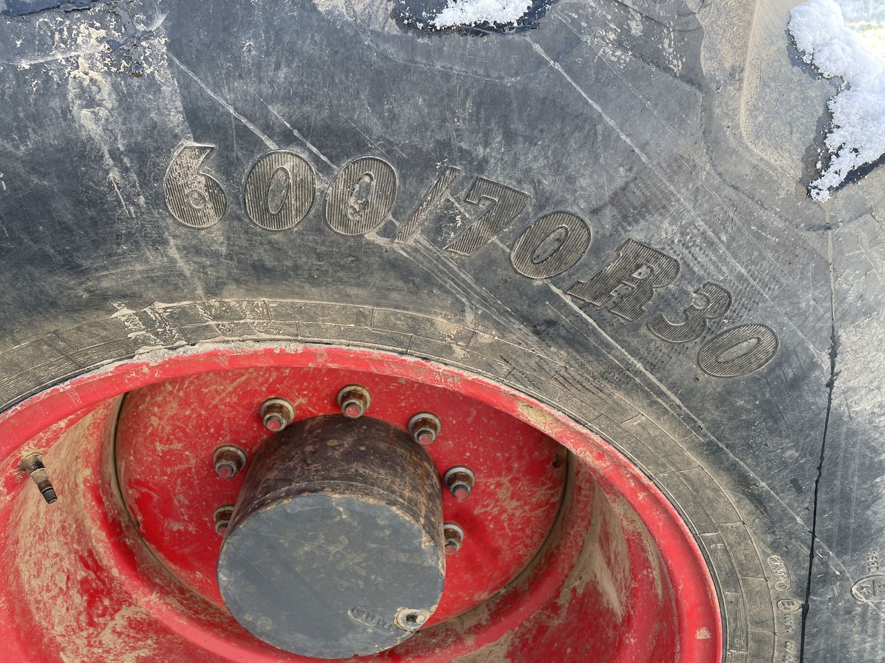 Fendt 828 Vario - opona 600/70R30 600/70/30 - Wheel and tire package for Agricultural machinery: picture 1 Fendt 828 Vario - opona 600/70R30 600/70/30 - Wheel and tire package for Agricultural machinery: picture 1