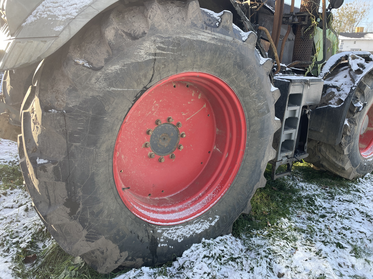 Fendt 828 Vario - opona 710/70R42 710/70/42 - Wheel and tire package for Agricultural machinery: picture 2 Fendt 828 Vario - opona 710/70R42 710/70/42 - Wheel and tire package for Agricultural machinery: picture 2