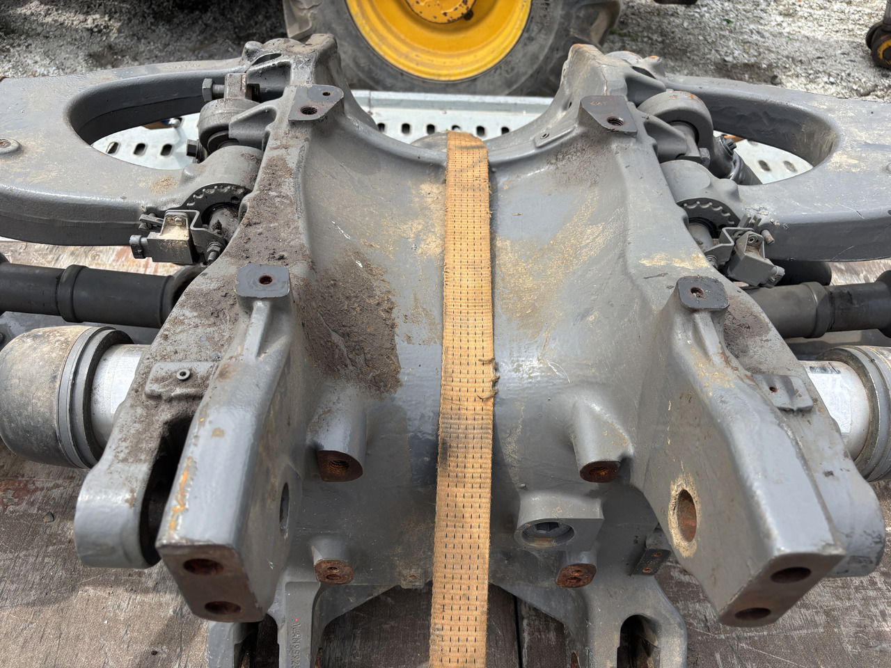 Fendt 936 939 Vario - most przedni CZĘŚCI - zwolnica zwrotnica obudowa siłownik 980/10141854 - Steering knuckle for Agricultural machinery: picture 5 Fendt 936 939 Vario - most przedni CZĘŚCI - zwolnica zwrotnica obudowa siłownik 980/10141854 - Steering knuckle for Agricultural machinery: picture 5