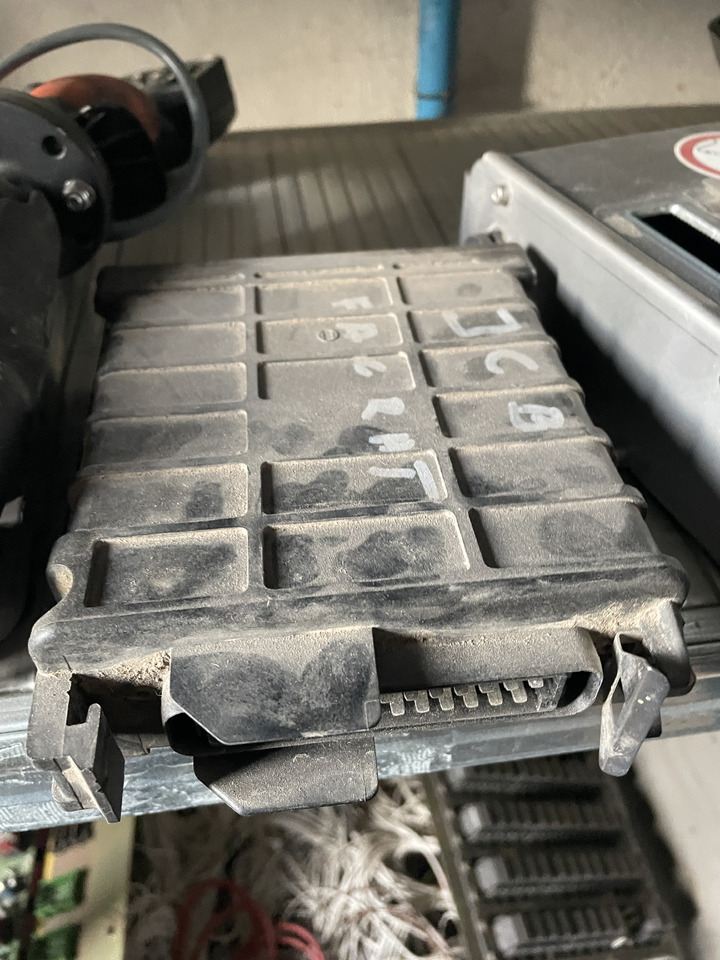 Fendt moduł EHR G246860101022 G246860101021 0538201007 - ECU for Agricultural machinery: picture 2 Fendt moduł EHR G246860101022 G246860101021 0538201007 - ECU for Agricultural machinery: picture 2