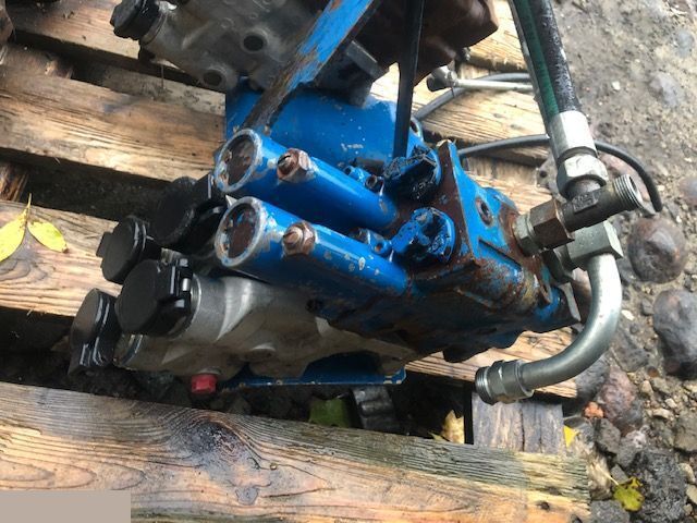Ford New Holland - Rozdzielacz Hydrauliczny - Hydraulic valve for Agricultural machinery: picture 4 Ford New Holland - Rozdzielacz Hydrauliczny - Hydraulic valve for Agricultural machinery: picture 4