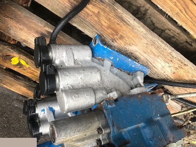 Ford New Holland - Rozdzielacz Hydrauliczny - Hydraulic valve for Agricultural machinery: picture 3 Ford New Holland - Rozdzielacz Hydrauliczny - Hydraulic valve for Agricultural machinery: picture 3