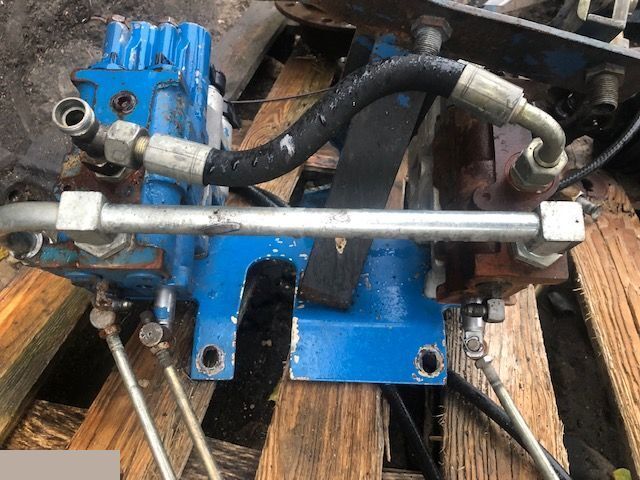 Ford New Holland - Rozdzielacz Hydrauliczny - Hydraulic valve for Agricultural machinery: picture 2 Ford New Holland - Rozdzielacz Hydrauliczny - Hydraulic valve for Agricultural machinery: picture 2