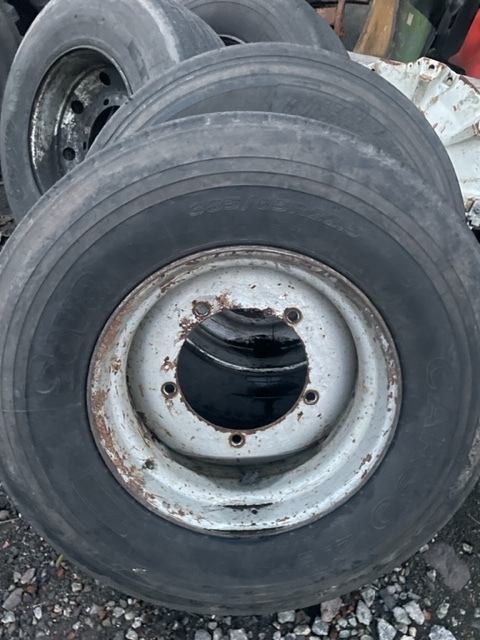 JCB koła kompletne 22,5 doskonałe na plac betonowy - Wheel and tire package for Agricultural machinery: picture 1 JCB koła kompletne 22,5 doskonałe na plac betonowy - Wheel and tire package for Agricultural machinery: picture 1