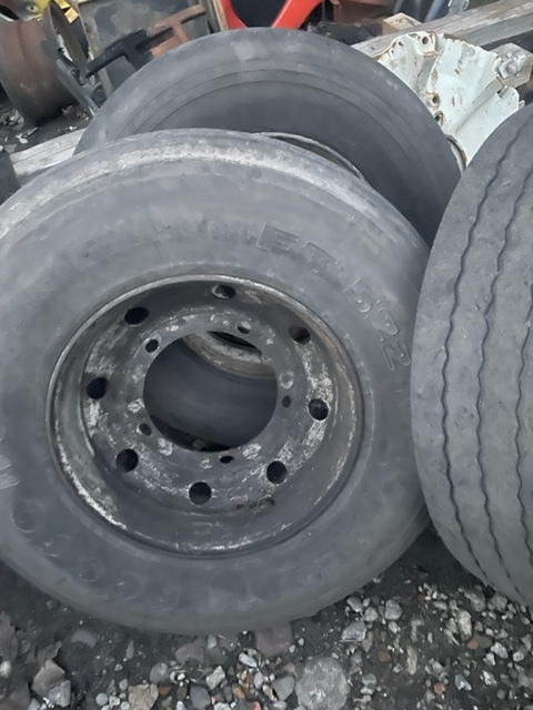 JCB koła kompletne 22,5 doskonałe na plac betonowy - Wheel and tire package for Agricultural machinery: picture 2 JCB koła kompletne 22,5 doskonałe na plac betonowy - Wheel and tire package for Agricultural machinery: picture 2