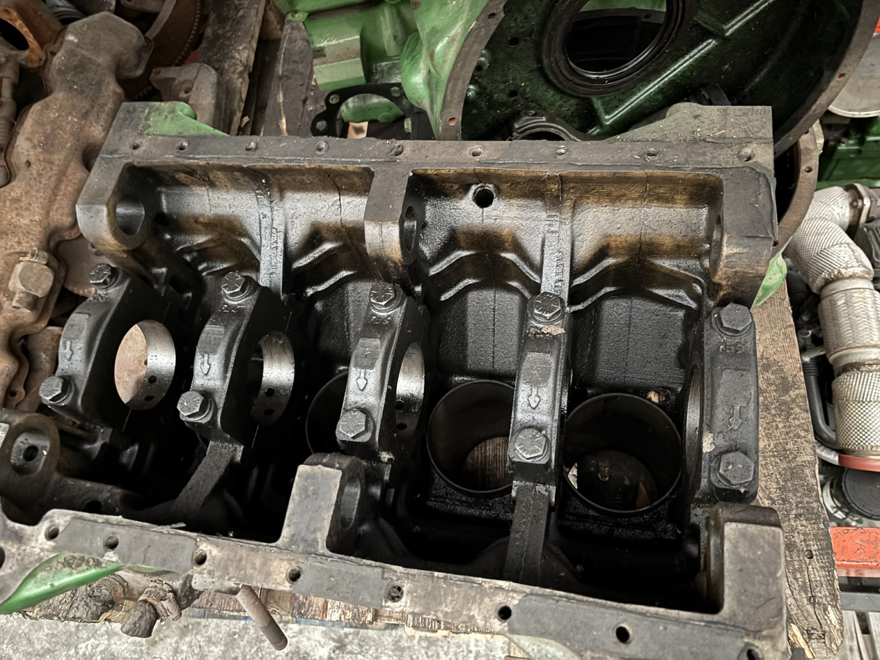 John Deere 4039TF 4045 R116195 R11619 R121421 Blok Silnika Tłoki Obudowa Koła Zamachowego CZĘŚCI - Cylinder block for Agricultural machinery: picture 4 John Deere 4039TF 4045 R116195 R11619 R121421 Blok Silnika Tłoki Obudowa Koła Zamachowego CZĘŚCI - Cylinder block for Agricultural machinery: picture 4