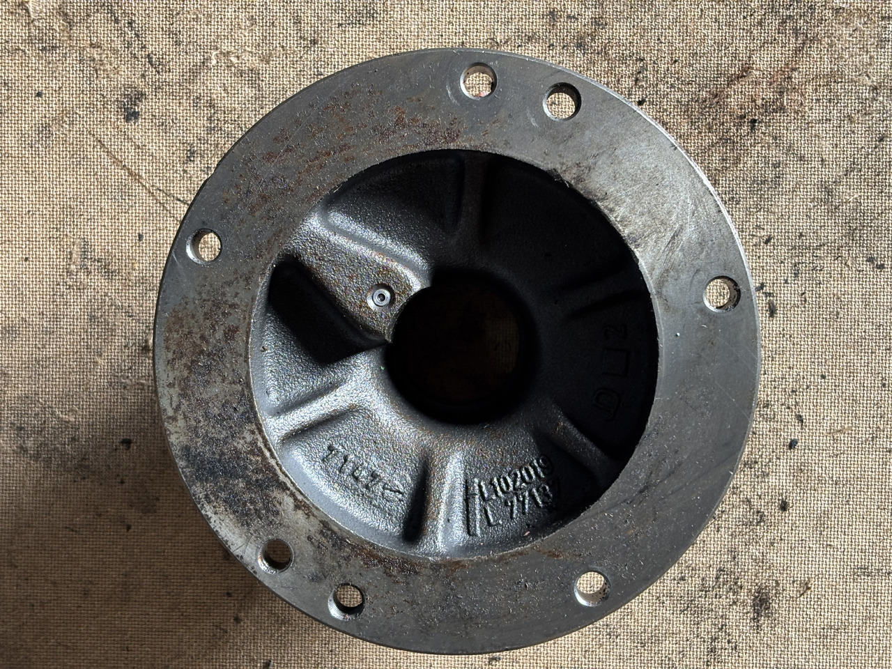 John Deere 6010 6110 6210 Pokrywa Łożyska Pierścień Łożysko L102019 AL112560 AL156506 - Engine bearing for Agricultural machinery: picture 3 John Deere 6010 6110 6210 Pokrywa Łożyska Pierścień Łożysko L102019 AL112560 AL156506 - Engine bearing for Agricultural machinery: picture 3