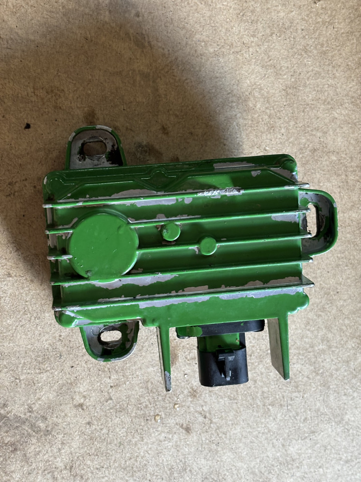 John Deere 6110, 6210 Silniczek krokowy półbiegu AL112507 - Electrical system for Farm tractor: picture 2 John Deere 6110, 6210 Silniczek krokowy półbiegu AL112507 - Electrical system for Farm tractor: picture 2
