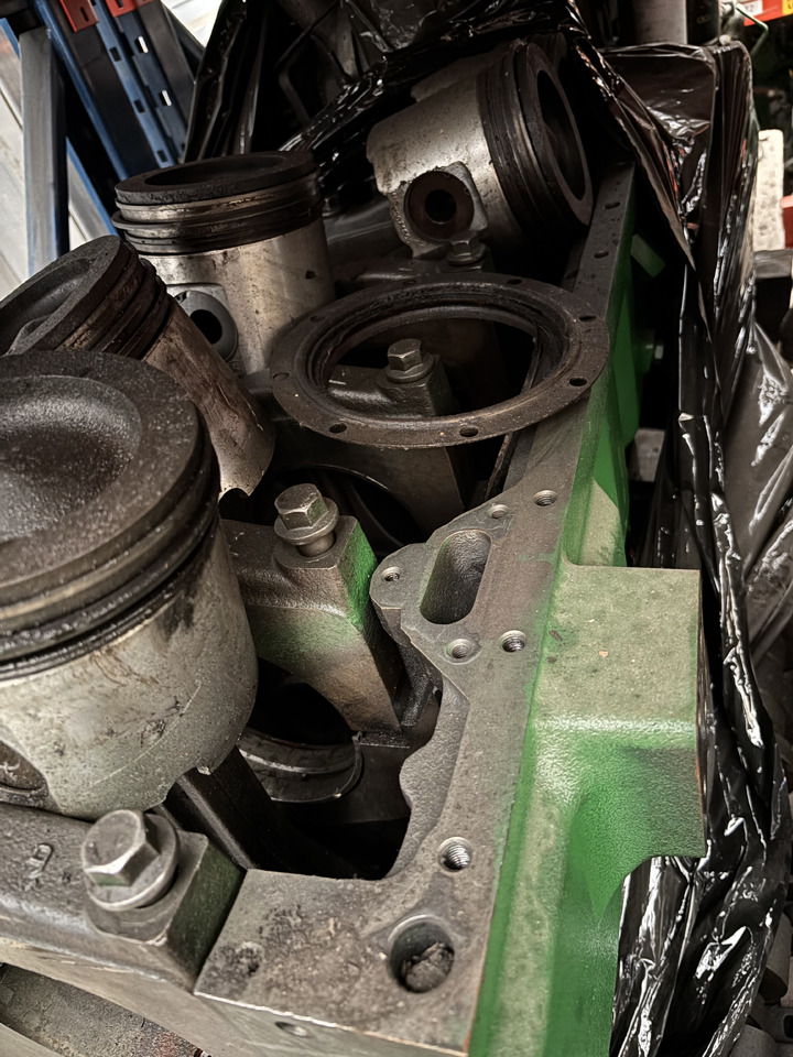 John Deere 6125 R517076 R518736 R518737 Blok Silnika Tłoki Korbowody Wał CZĘŚCI - Cylinder block for Agricultural machinery: picture 4 John Deere 6125 R517076 R518736 R518737 Blok Silnika Tłoki Korbowody Wał CZĘŚCI - Cylinder block for Agricultural machinery: picture 4