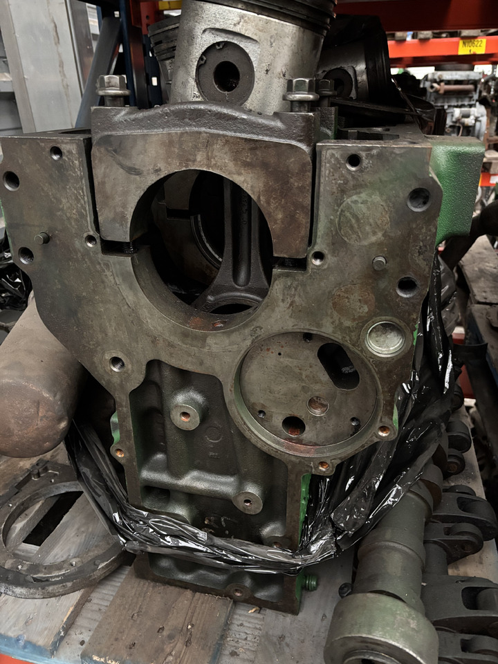John Deere 6125 R517076 R518736 R518737 Blok Silnika Tłoki Korbowody Wał CZĘŚCI - Cylinder block for Agricultural machinery: picture 2 John Deere 6125 R517076 R518736 R518737 Blok Silnika Tłoki Korbowody Wał CZĘŚCI - Cylinder block for Agricultural machinery: picture 2