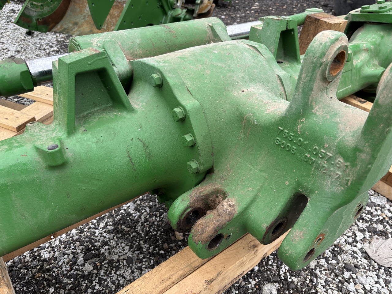 John Deere 6175 6195 6215 6R 175 195 215 Obudowa Przedniego Mostu Prawa Strona AL224323 - Axle and parts for Agricultural machinery: picture 1 John Deere 6175 6195 6215 6R 175 195 215 Obudowa Przedniego Mostu Prawa Strona AL224323 - Axle and parts for Agricultural machinery: picture 1