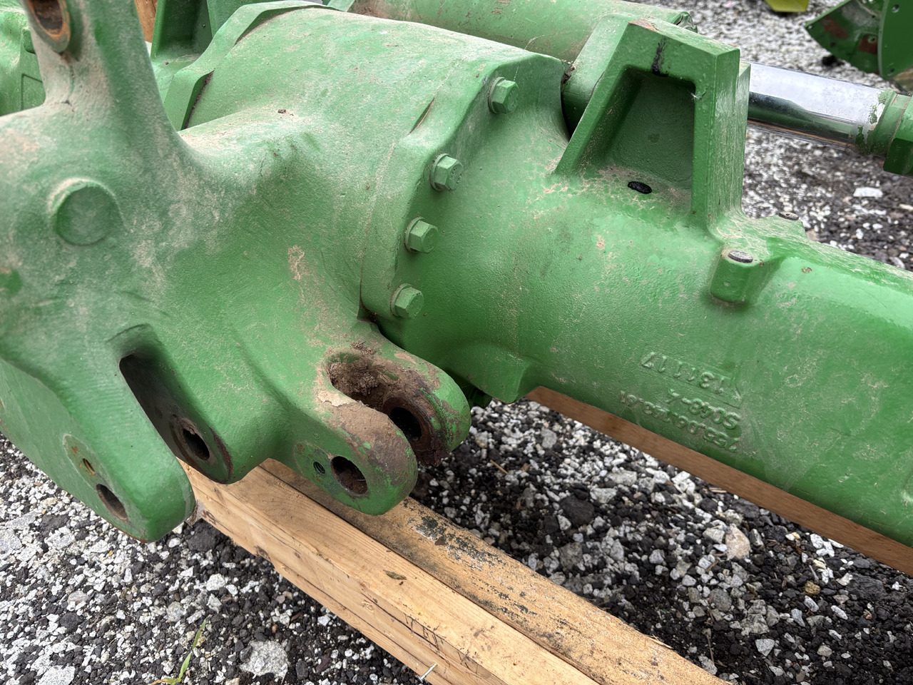 John Deere 6175 6195 6215 6R 175 195 Obudowa Przedniego Mostu Centralna L220175 755.01.057.61 - Axle and parts for Agricultural machinery: picture 3 John Deere 6175 6195 6215 6R 175 195 Obudowa Przedniego Mostu Centralna L220175 755.01.057.61 - Axle and parts for Agricultural machinery: picture 3