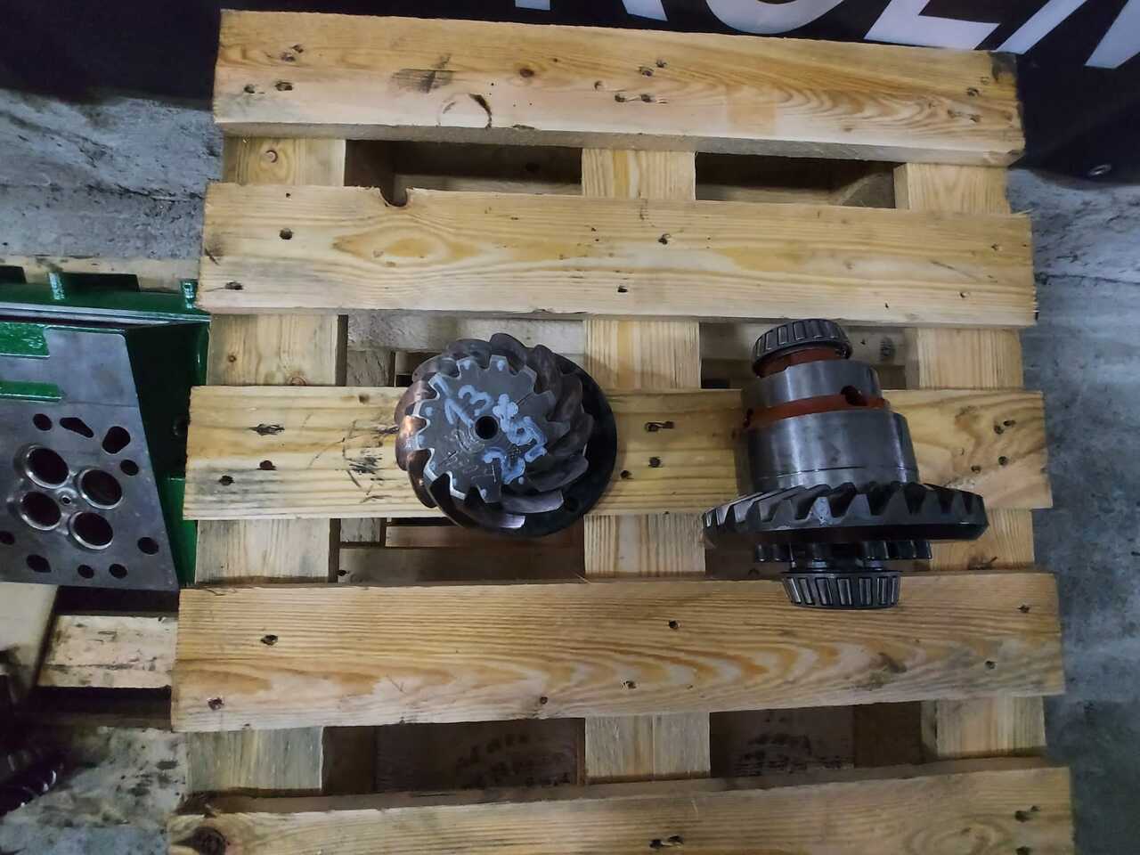 John Deere 6300 - Dyferencjał | Atak Talerz 13x29 | Mechanizm Róźnicowy - Differential gear for Agricultural machinery: picture 3 John Deere 6300 - Dyferencjał | Atak Talerz 13x29 | Mechanizm Róźnicowy - Differential gear for Agricultural machinery: picture 3