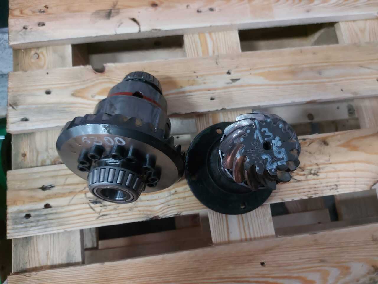 John Deere 6300 - Dyferencjał | Atak Talerz 13x29 | Mechanizm Róźnicowy - Differential gear for Agricultural machinery: picture 2 John Deere 6300 - Dyferencjał | Atak Talerz 13x29 | Mechanizm Róźnicowy - Differential gear for Agricultural machinery: picture 2
