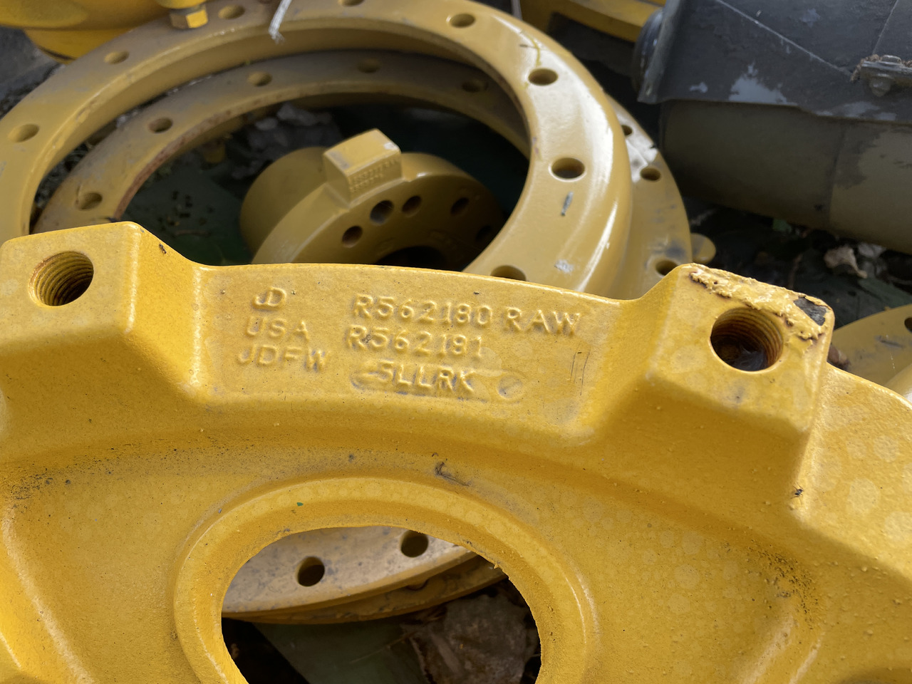 John Deere 8xxxR 8Rxxx 9Rxxx - piasta koła R562180 R562181 - Wheel hub for Agricultural machinery: picture 2 John Deere 8xxxR 8Rxxx 9Rxxx - piasta koła R562180 R562181 - Wheel hub for Agricultural machinery: picture 2