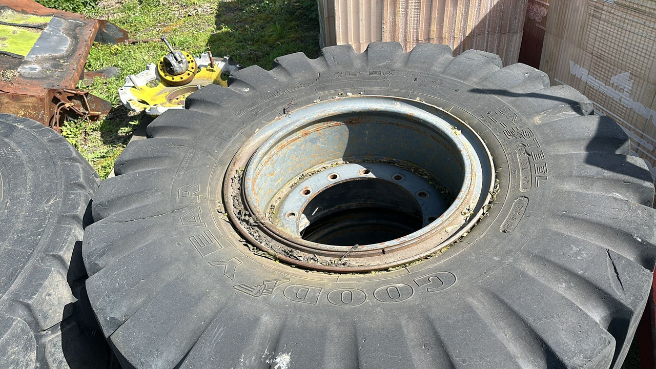 Koła felgi opony pełne - ładowarka - Liebherr Komatsu Ahlmann Volvo 25" - Rim for Agricultural machinery: picture 2 Koła felgi opony pełne - ładowarka - Liebherr Komatsu Ahlmann Volvo 25" - Rim for Agricultural machinery: picture 2