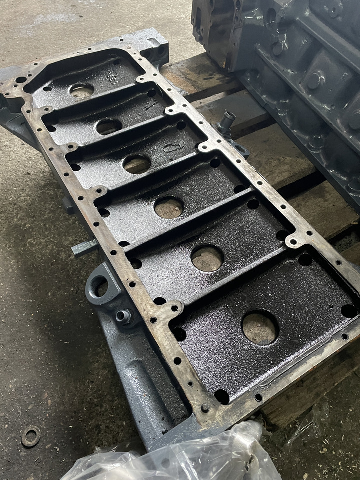 MAN Fendt 930 - kołnierz płyta miski olejowej 51.01130-1002 - Oil pan for Agricultural machinery: picture 2 MAN Fendt 930 - kołnierz płyta miski olejowej 51.01130-1002 - Oil pan for Agricultural machinery: picture 2