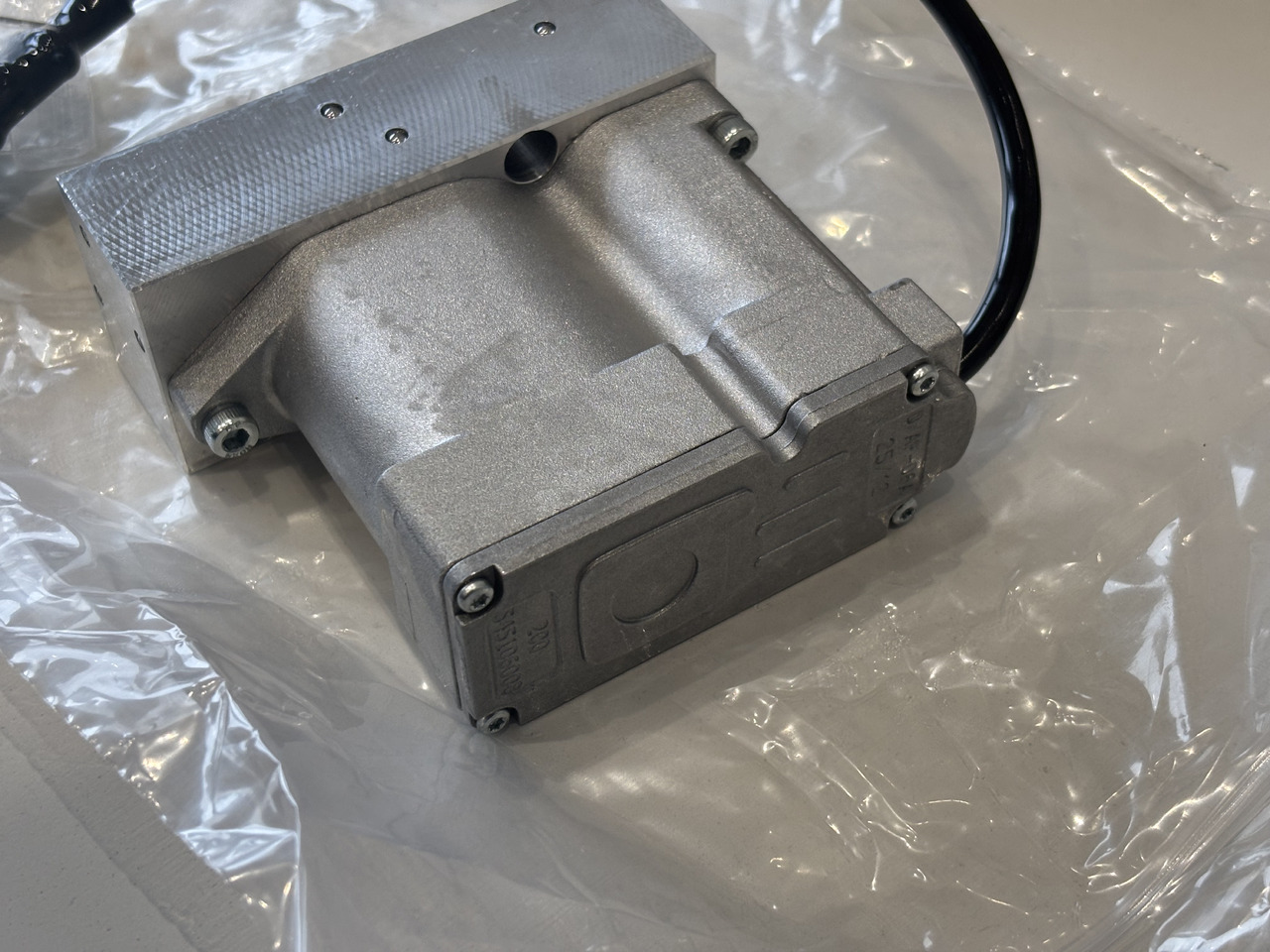 MERLO Cewka Elektrozawór Wysuwu Ramienia 086555 - Hydraulic valve for Material handling equipment: picture 3 MERLO Cewka Elektrozawór Wysuwu Ramienia 086555 - Hydraulic valve for Material handling equipment: picture 3