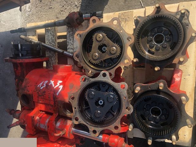 Manitou 524 - Zwolnica Carraro - Final drive for Construction machinery: picture 2 Manitou 524 - Zwolnica Carraro - Final drive for Construction machinery: picture 2