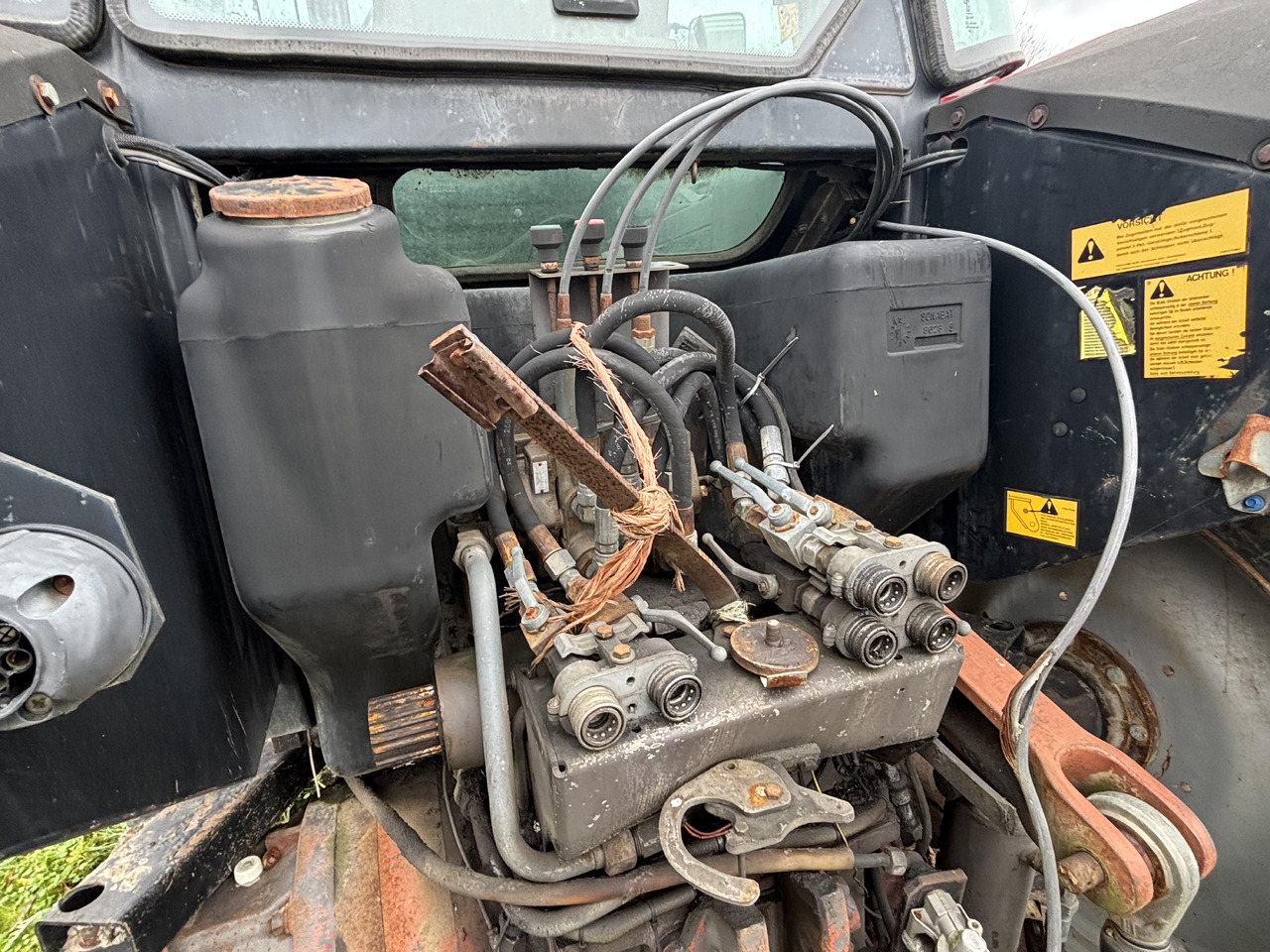 Massey Ferguson 8160 Rozdzielacz Hydrauliczny 3 CZĘŚCI 3713021M93 - Hydraulic valve for Agricultural machinery: picture 1 Massey Ferguson 8160 Rozdzielacz Hydrauliczny 3 CZĘŚCI 3713021M93 - Hydraulic valve for Agricultural machinery: picture 1