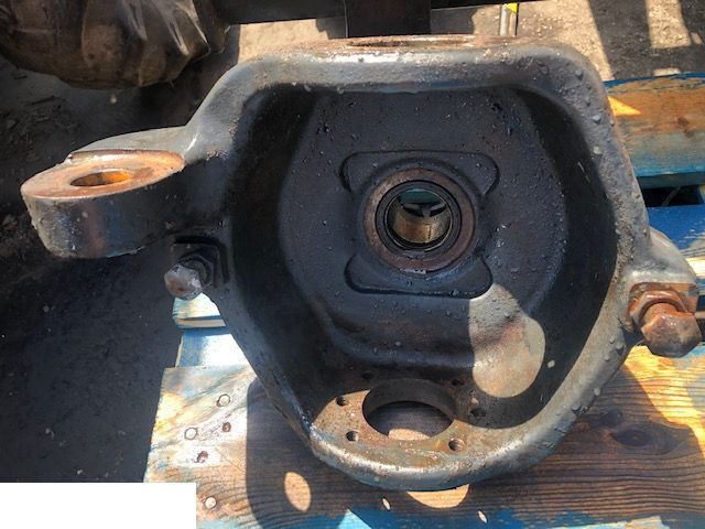 Massey Ferguson - Zwrotnica - Steering knuckle for Agricultural machinery: picture 1 Massey Ferguson - Zwrotnica - Steering knuckle for Agricultural machinery: picture 1