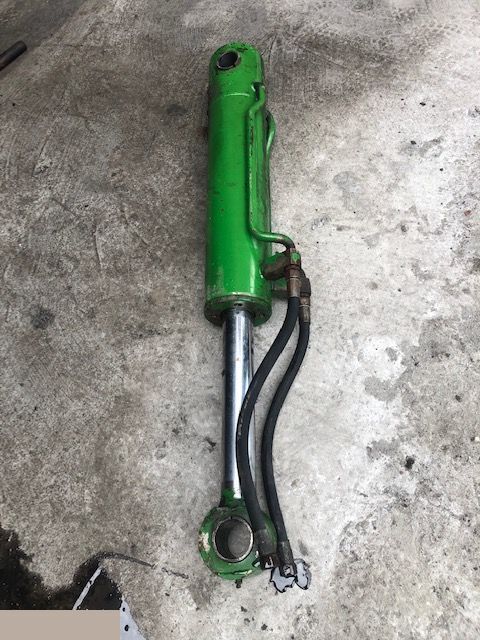 Matbro ts 270 - Siłownik Wychyłu Łyźki - Hydraulic cylinder for Agricultural machinery: picture 2 Matbro ts 270 - Siłownik Wychyłu Łyźki - Hydraulic cylinder for Agricultural machinery: picture 2