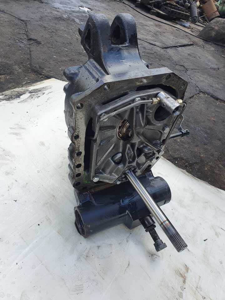 Steering knuckle for Agricultural machinery Valtra T190  - Zwolnica - Zwrotnica - Półoś - Skrzynia - Silnik - Siłowniki - Tylny WOM: picture 10