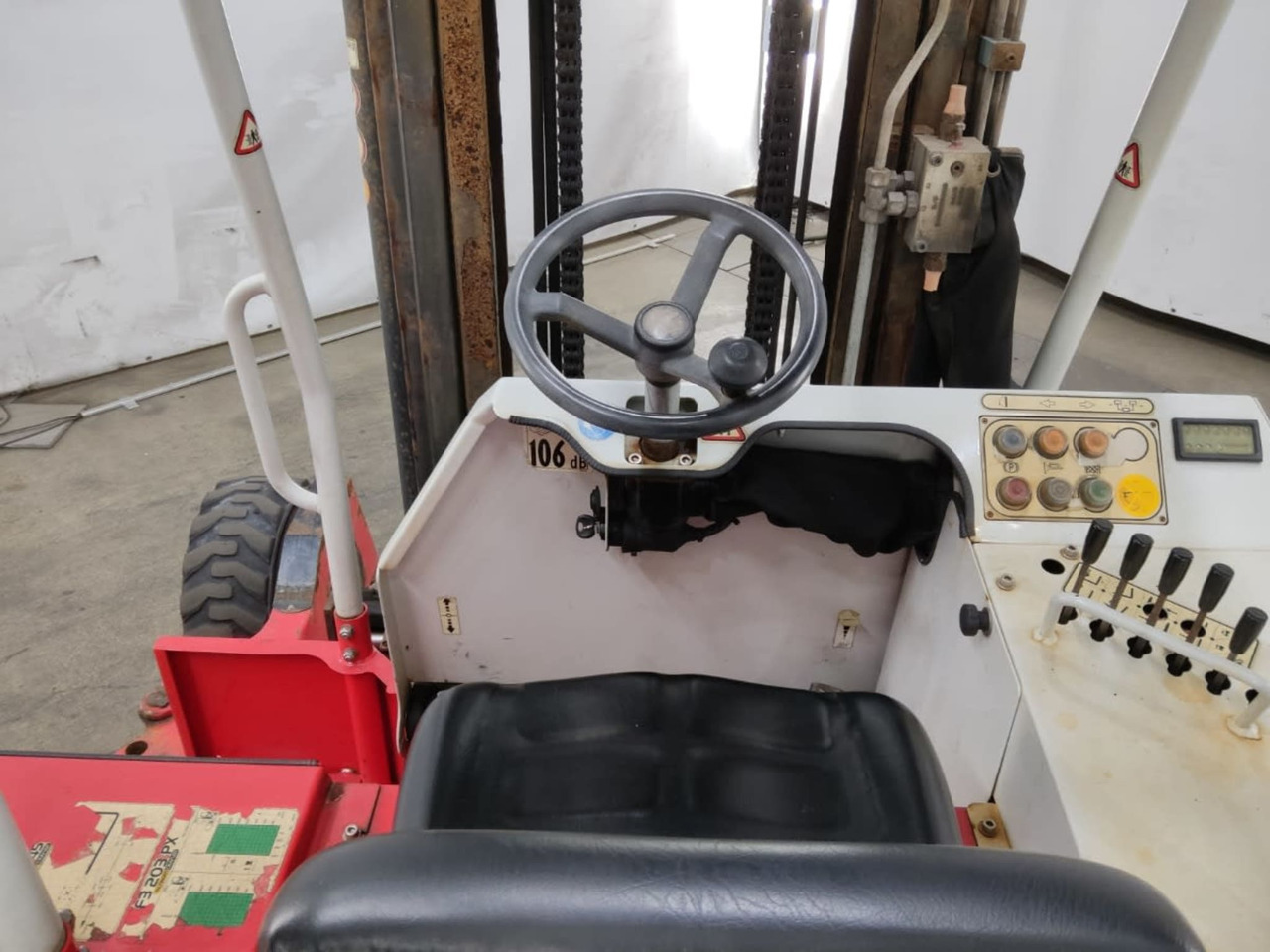 Palfinger F3 -203PX - Diesel forklift: picture 4 Palfinger F3 -203PX - Diesel forklift: picture 4