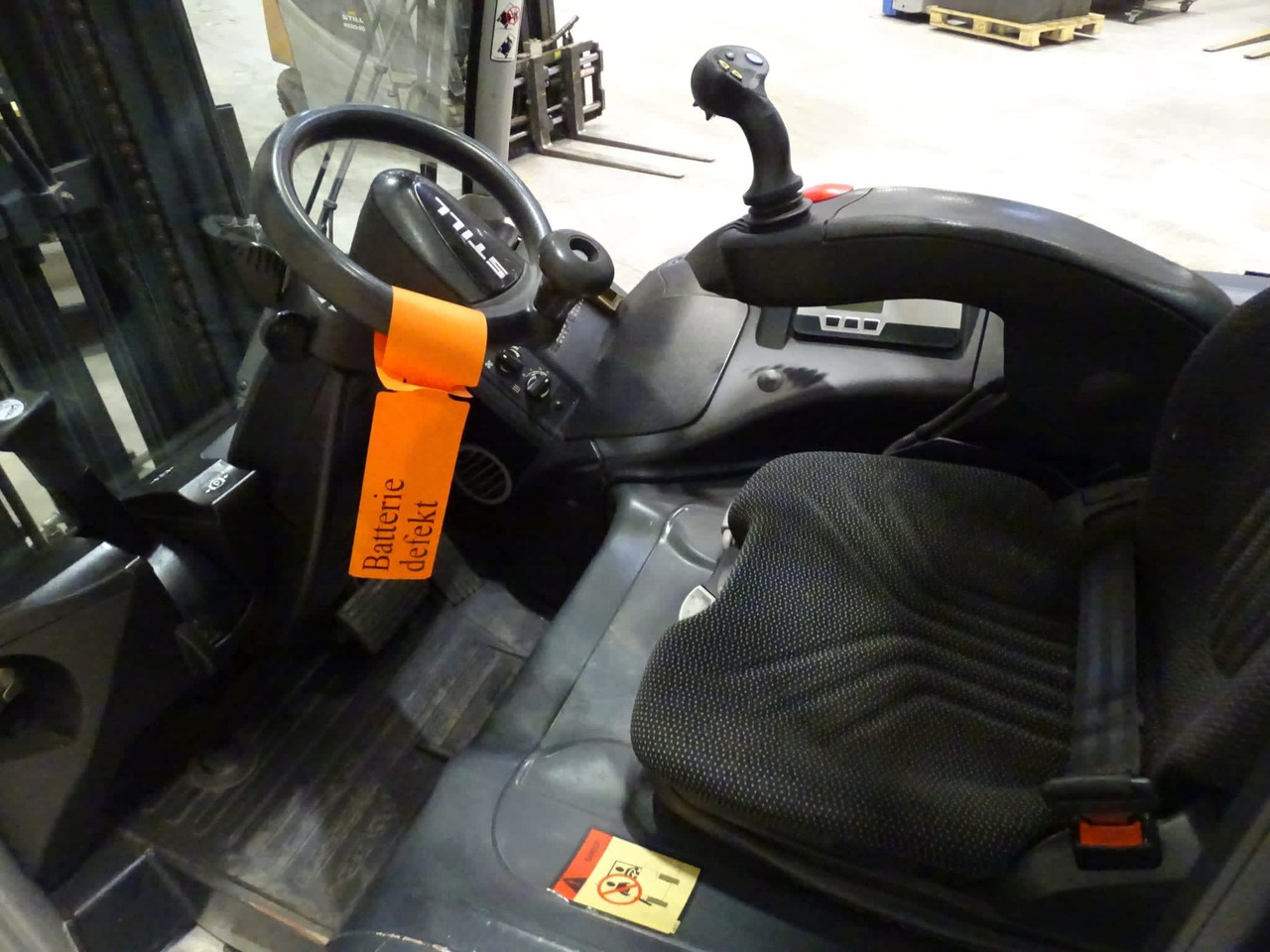 Electric forklift STILL RX60-30: picture 6