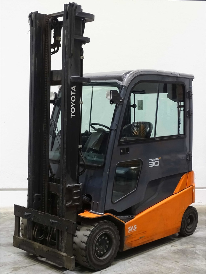 Electric forklift Toyota 8FBMT30: picture 1