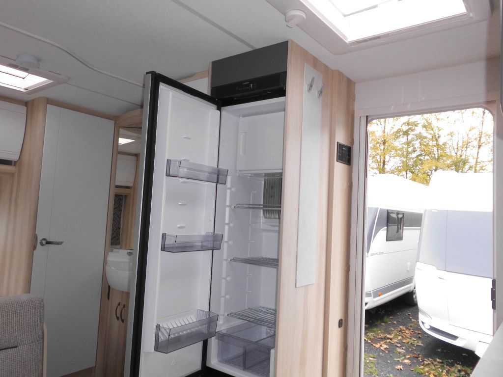 Caravan Hobby De Luxe 400 SFe 1500kg., Fahrradträger: picture 11