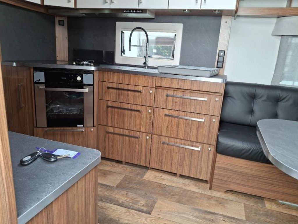 Polar 730 QA 30% RABATT LUXUS KLIMA AKTION - Caravan: picture 5 Polar 730 QA 30% RABATT LUXUS KLIMA AKTION - Caravan: picture 5