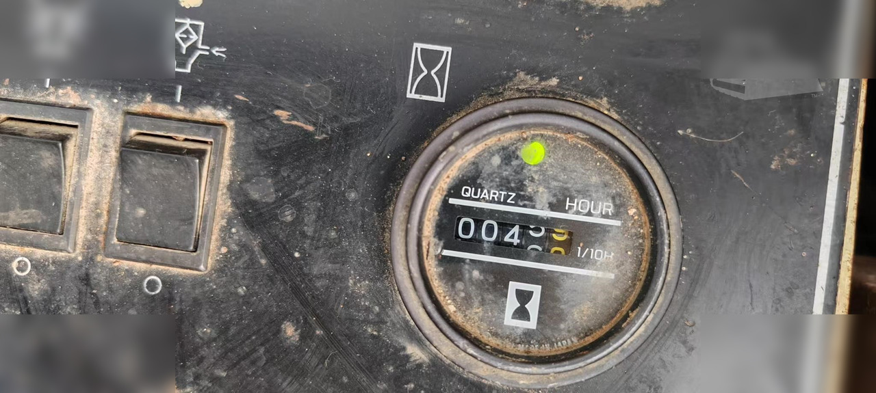 1998 ATLAS COPCO CDH831C - Drilling rig: picture 2 1998 ATLAS COPCO CDH831C - Drilling rig: picture 2